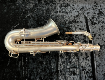 Photo Vintage Supertone 'Bandmaster' Alto in Satin Silver with Gold Wash Bell #02538 - Pan-Am Stencil